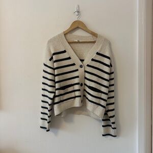 Uniqlo Soufflé Yarn V Neck Short Cardigan in Black and White Stripe | Size Small